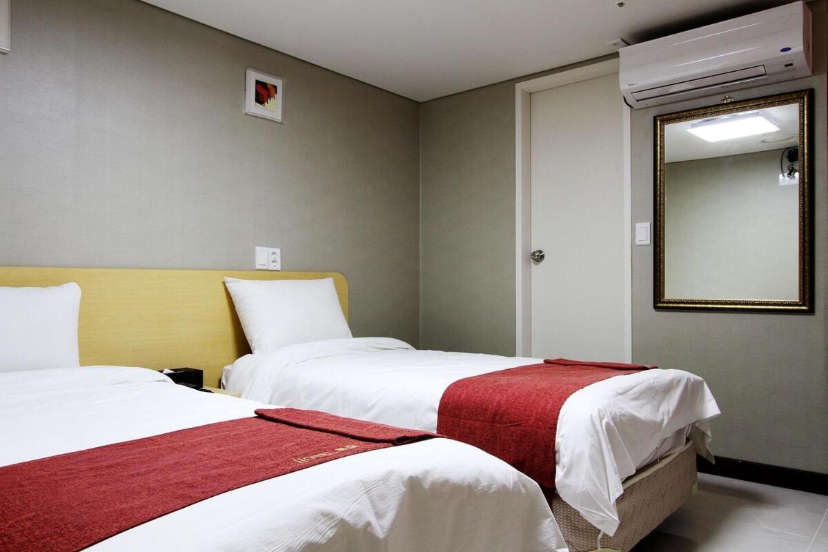 Hotel Myeongdong Seul Dış mekan fotoğraf